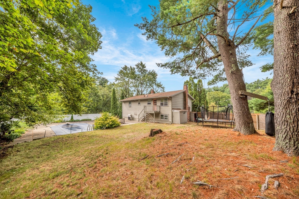 1 Howe Street Ipswich, MA 01938 - Photo 8 of 34