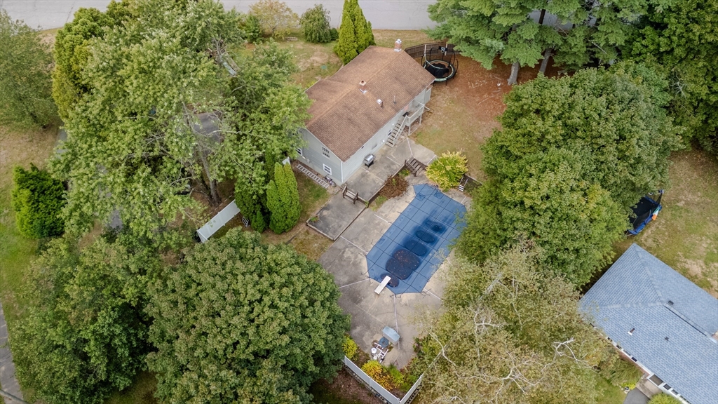 1 Howe Street Ipswich, MA 01938 - Photo 10 of 34