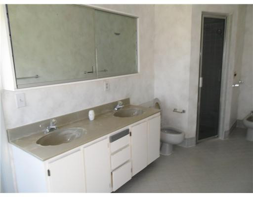 9954 Majorca Place Boca Raton, FL 33434 - Photo 5 of 6 Master Bath/Spa