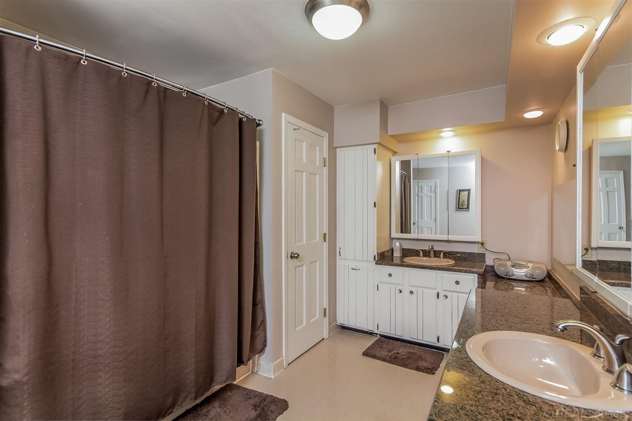 2300 North Fairview Lane Rochester Hills, MI 48306 - Photo 22 of 43