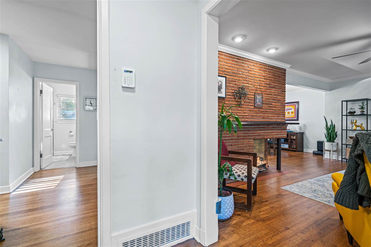 1089 South Perkins Road Memphis, TN 38117 - Photo 4 of 25 Gallery Image 4
