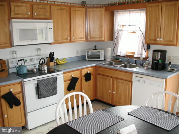 163 Kerlin Road Alloway, NJ 08079 - Photo 4 of 16 Kitchen