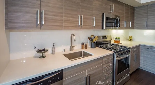 $5,682 | 150 Van Ness Avenue, Unit 608, San Francisco, CA 94102