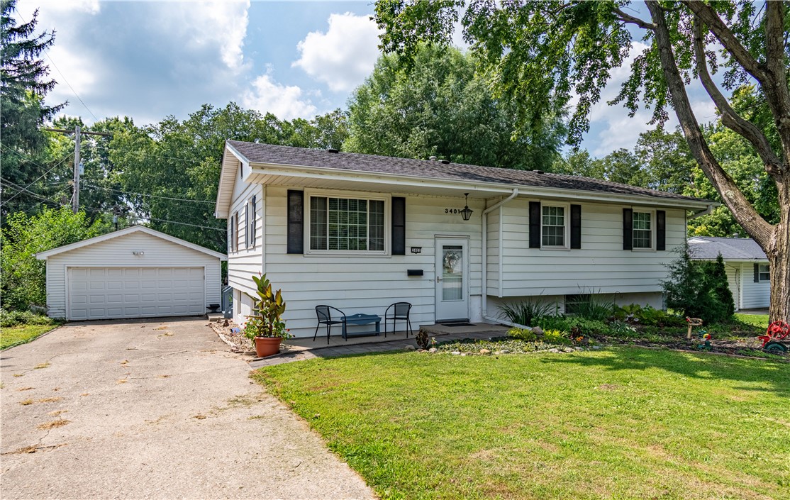 3401 North Christine Drive Decatur, IL 62526 - Photo 3 of 31 Gallery Image 3