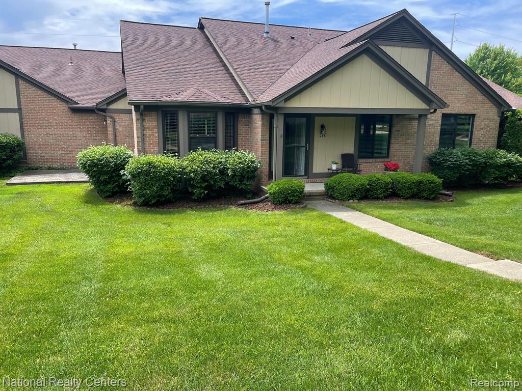 286 Meadow Bridge Drive Rochester Hills, MI 48307 - Photo 3 of 35