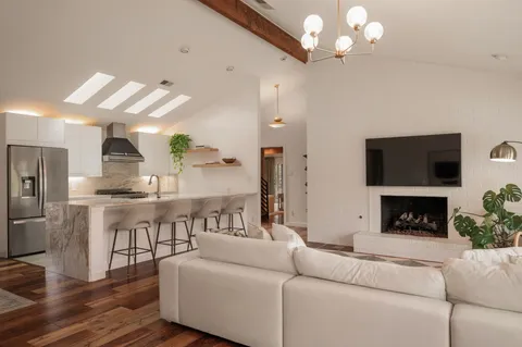 $1,245,000 | 6501 Sumac Drive, Austin, TX 78731