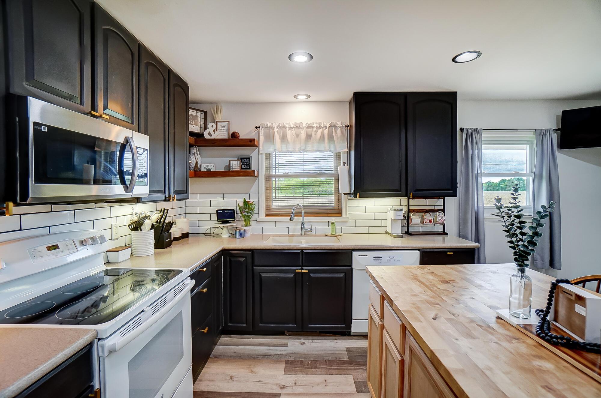 8782 Currier Road Plain City, OH 43064 - Photo 3 of 28 Kitchen