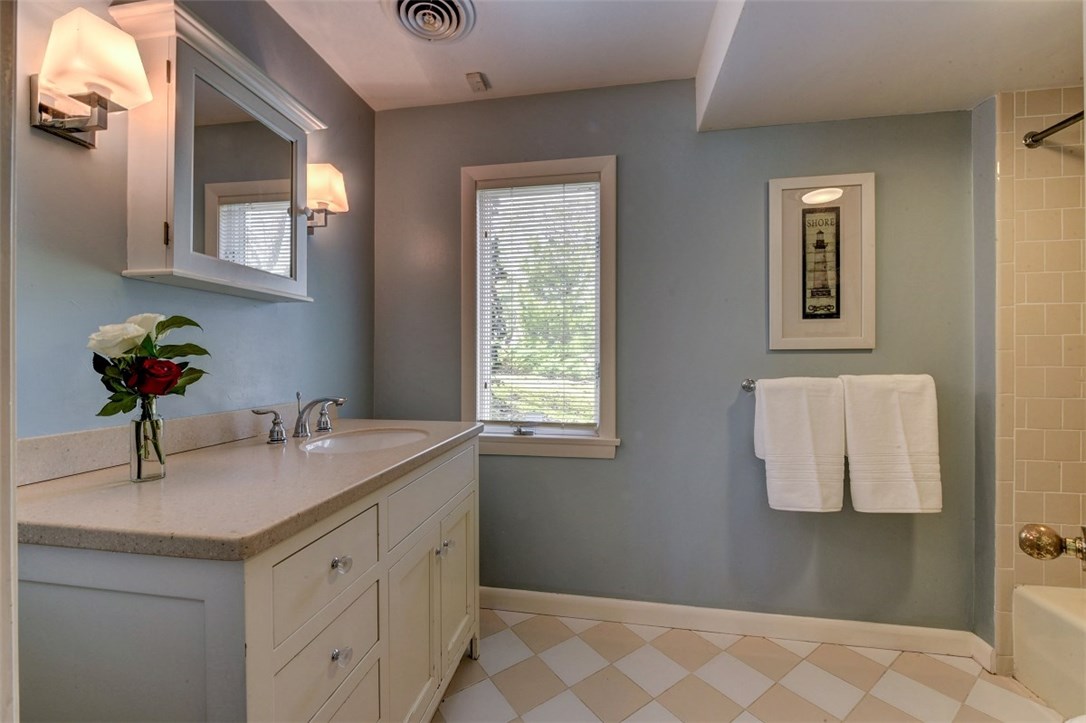 377 Rumstick Road Barrington, RI 02806 - Photo 26 of 38