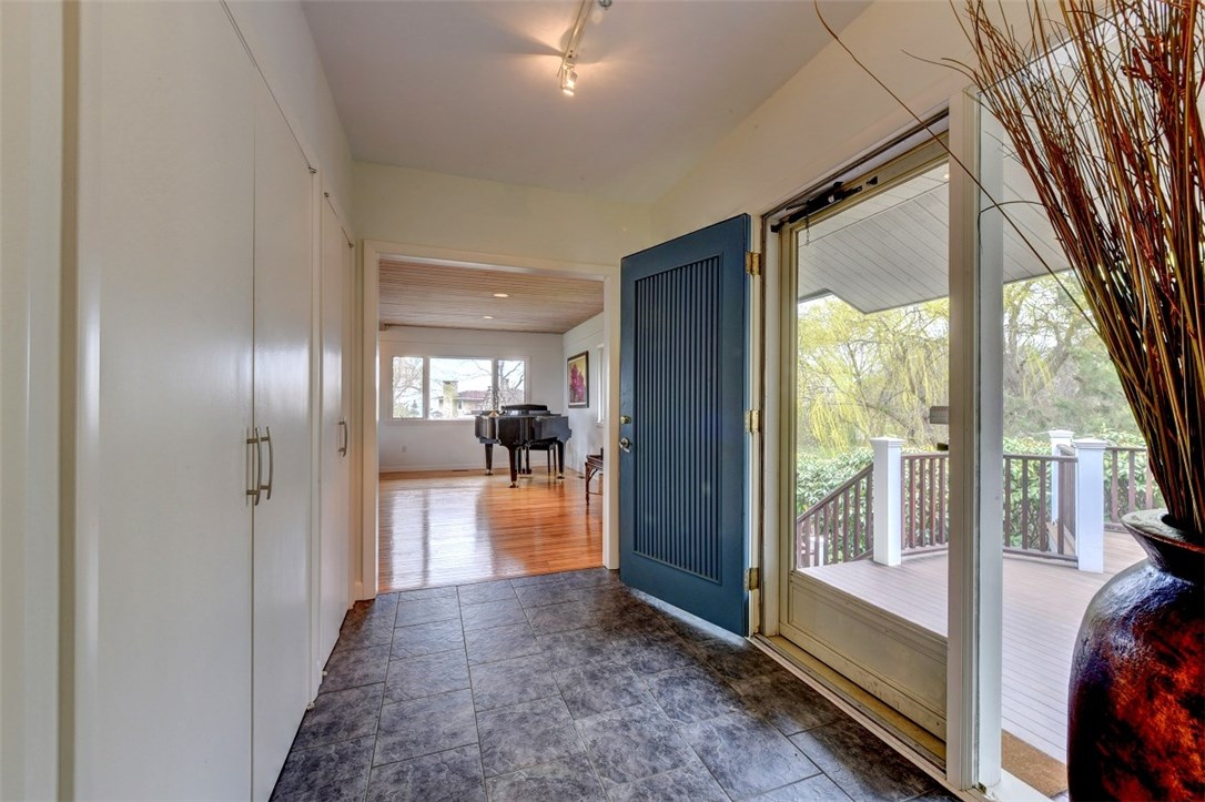 377 Rumstick Road Barrington, RI 02806 - Photo 9 of 38