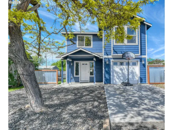 $359,500 | 233 East Jefferson Street, Athena, OR 97813
