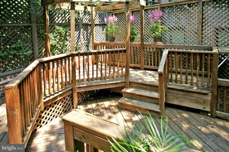 1929 19th Street Northwest Washington, DC 20009 - Photo 20 of 23 Nice back deck