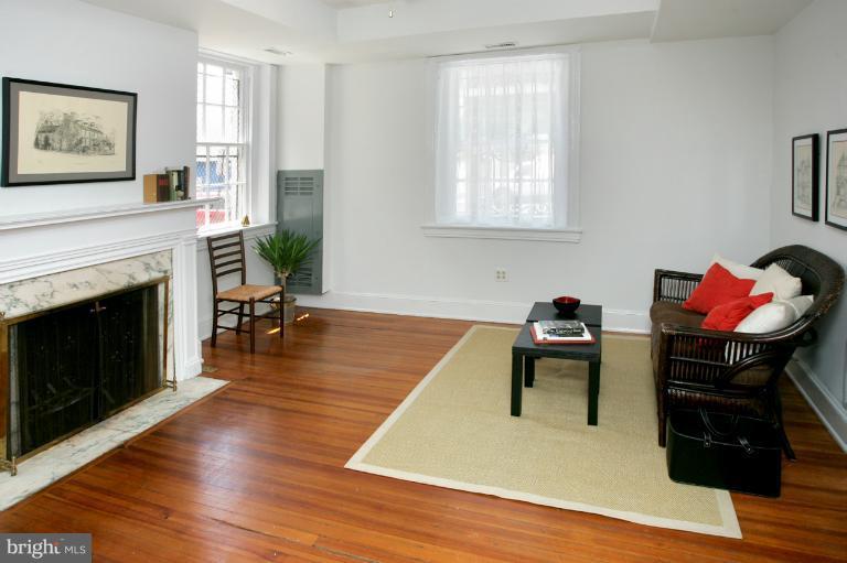 1929 19th Street Northwest Washington, DC 20009 - Photo 22 of 23 in law suite living room