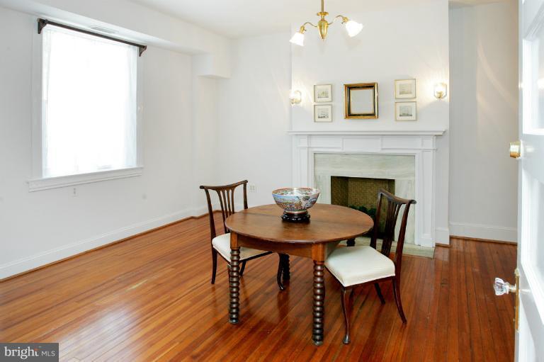 1929 19th Street Northwest Washington, DC 20009 - Photo 4 of 23 Entry reception room