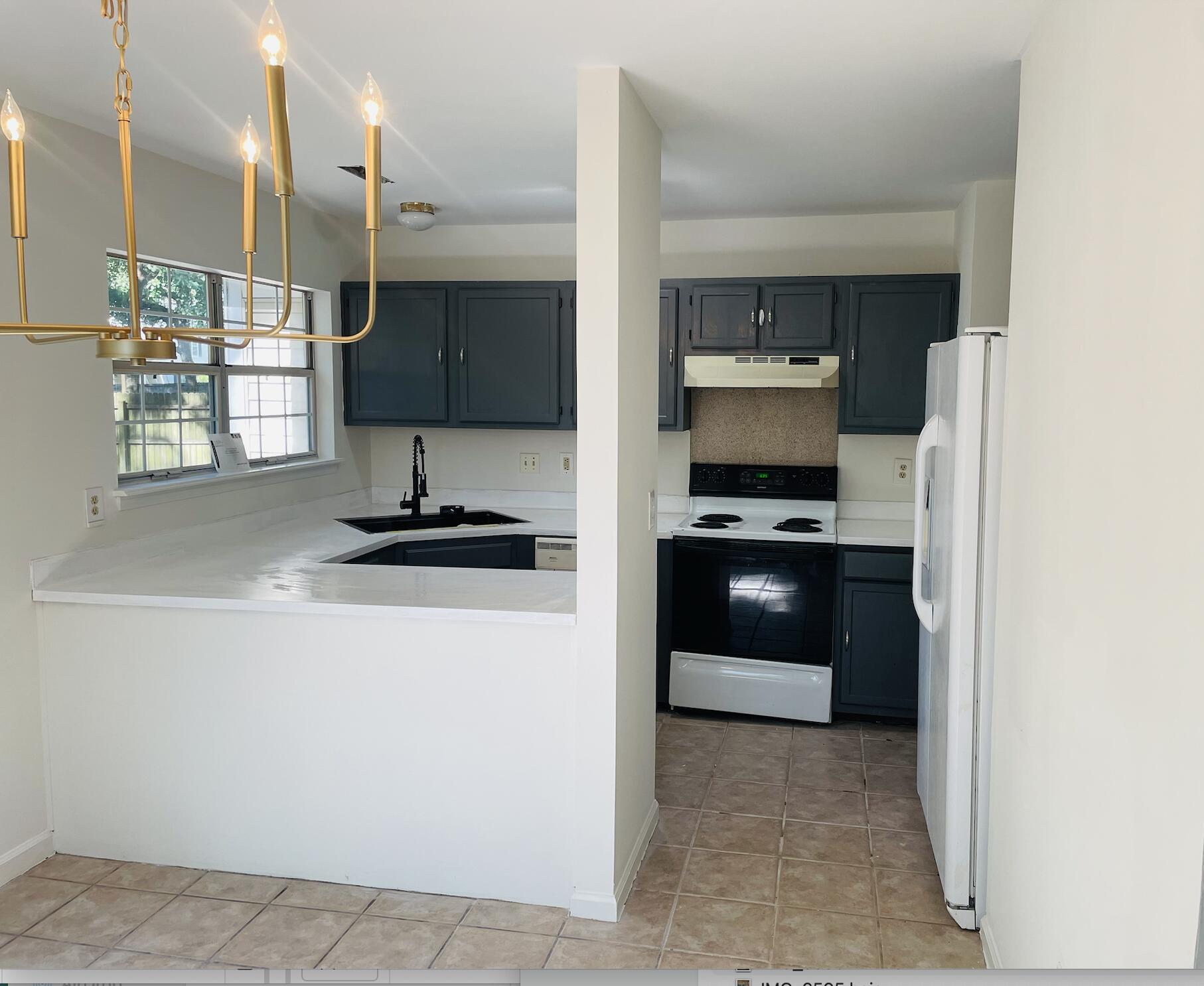 102 Welwyn Road Summerville, SC 29485 - Photo 7 of 19 Screen Shot 2025-09-14 at 12.25.46 PM