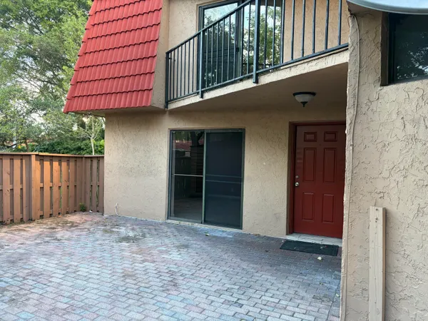 $2,400 | 8165 Severn Drive, Unit D, Boca Raton, FL 33433