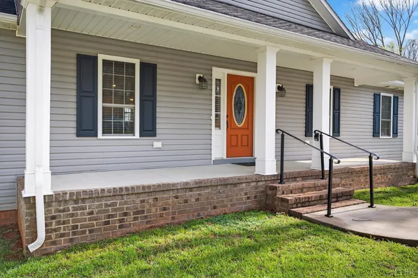$459,000 | 1722 Country Club Road, Appomattox, VA 24522