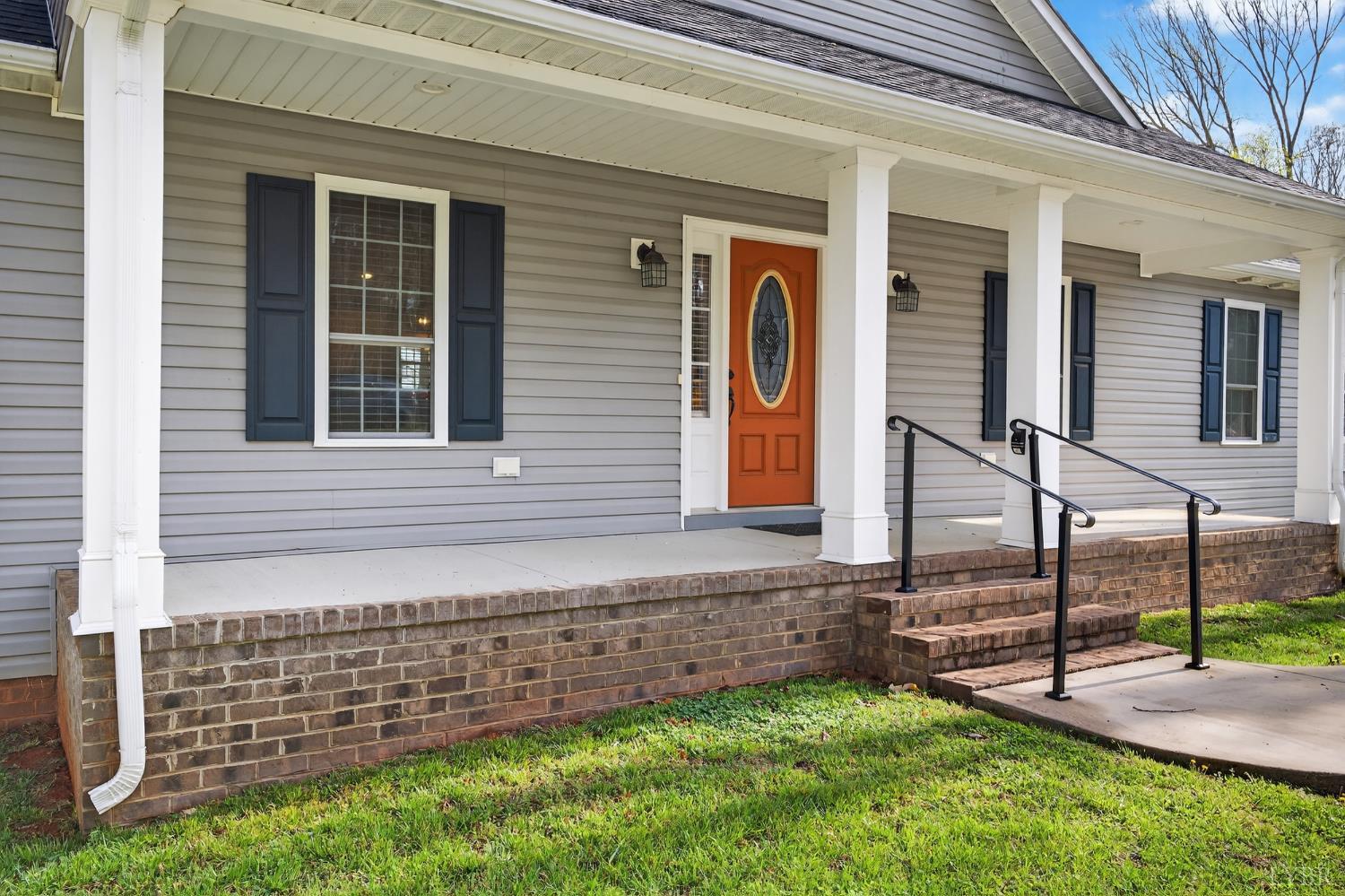 1722 Country Club Road Appomattox, VA 24522 - Photo 2 of 51