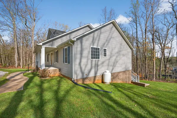 $459,000 | 1722 Country Club Road, Appomattox, VA 24522