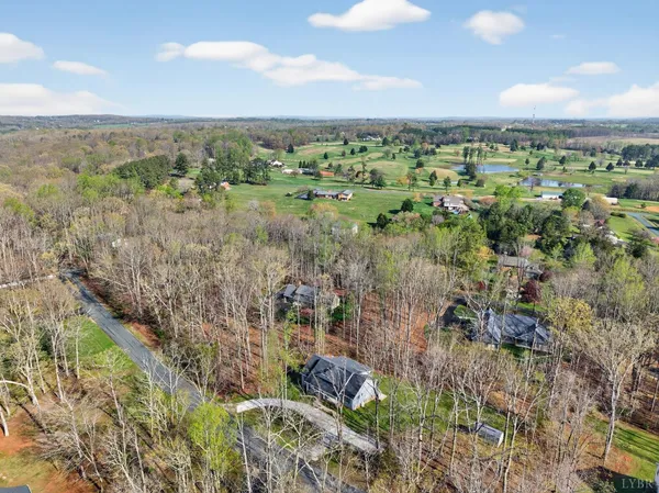 $459,000 | 1722 Country Club Road, Appomattox, VA 24522