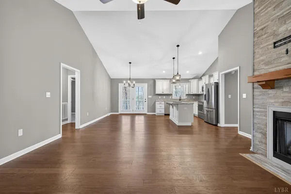 $459,000 | 1722 Country Club Road, Appomattox, VA 24522