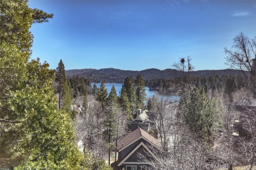 27565 North Bay Road Lake Arrowhead, CA 92352 - Photo 23 of 58 a front view of a house with mountain view