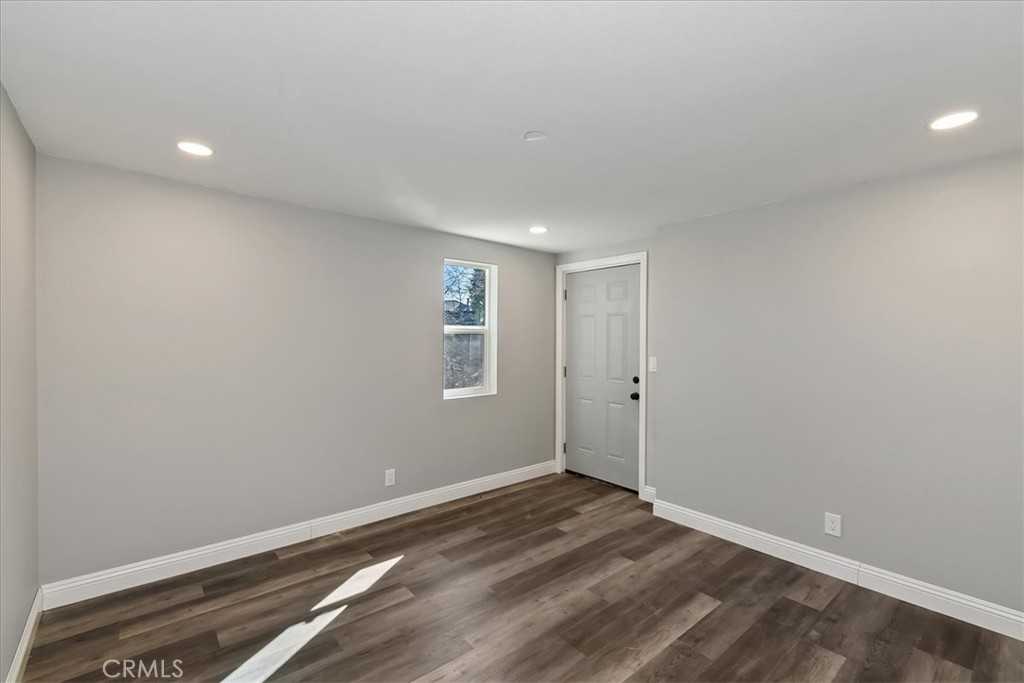 27565 North Bay Road Lake Arrowhead, CA 92352 - Photo 44 of 58 a view of room