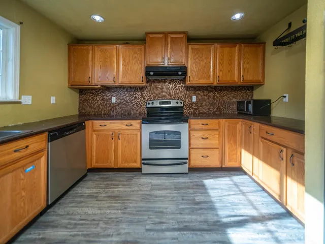 $320,000 | 17 West Lancaster Drive, Stockton, CA 95207
