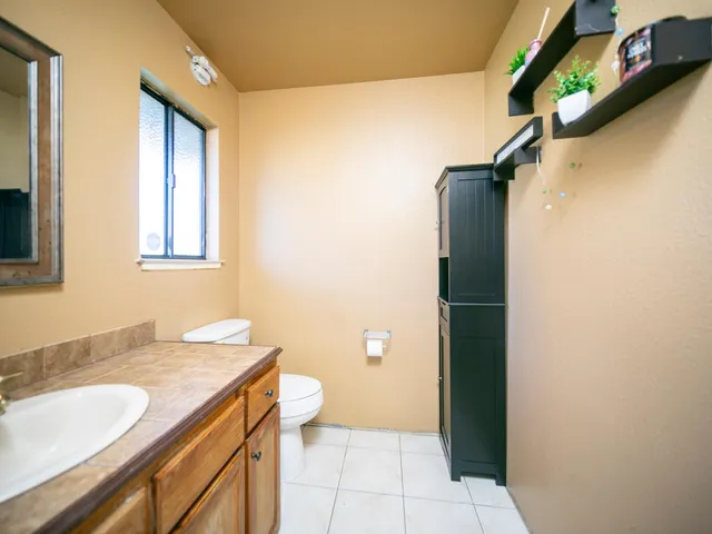 $320,000 | 17 West Lancaster Drive, Stockton, CA 95207