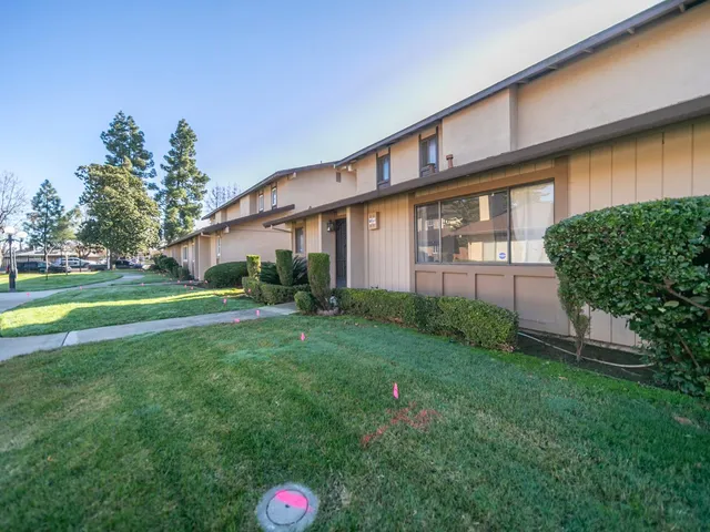 $320,000 | 17 West Lancaster Drive, Stockton, CA 95207