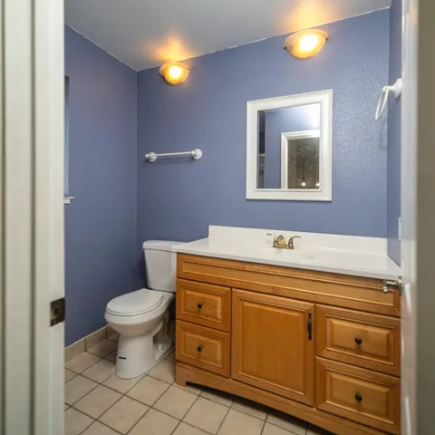 $320,000 | 17 West Lancaster Drive, Stockton, CA 95207