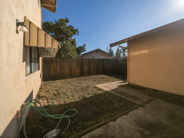 $320,000 | 17 West Lancaster Drive, Stockton, CA 95207