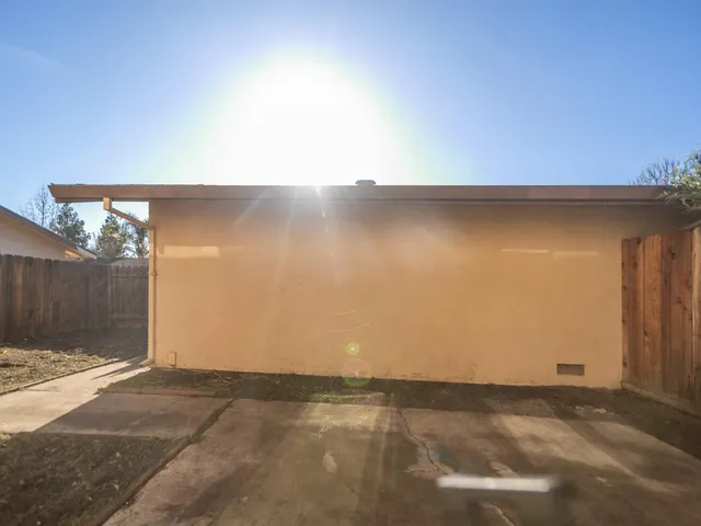 $320,000 | 17 West Lancaster Drive, Stockton, CA 95207