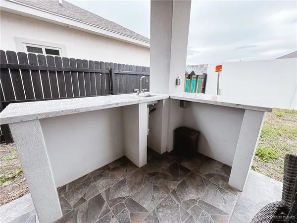 $2,000 | 5407 North 36th Lane, McAllen, TX 78504