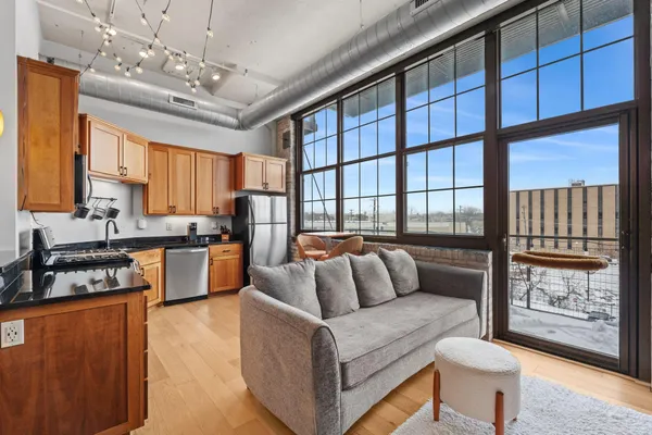 $219,900 | 1901 East Hennepin Avenue, Unit 306, Minneapolis, MN 55413