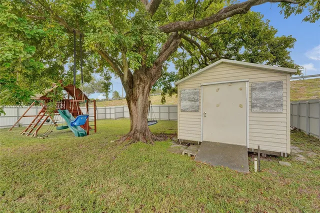 $3,000 | 6283 Sherman Street, Unit 6283, Hollywood, FL 33024