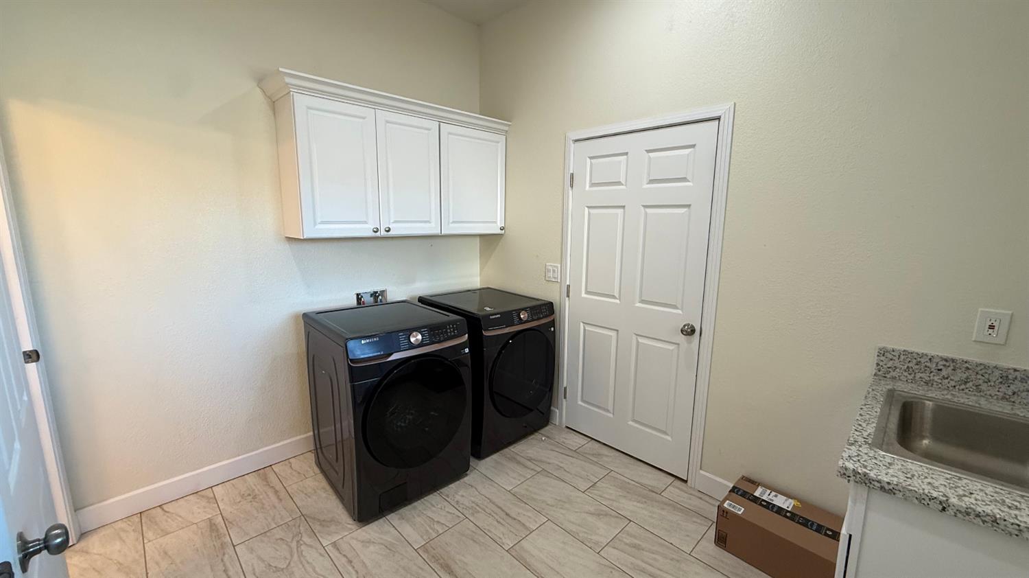 2772 Valley View Street Selma, CA 93662 - Photo 11 of 28