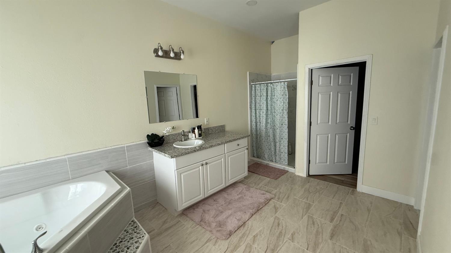 2772 Valley View Street Selma, CA 93662 - Photo 20 of 28