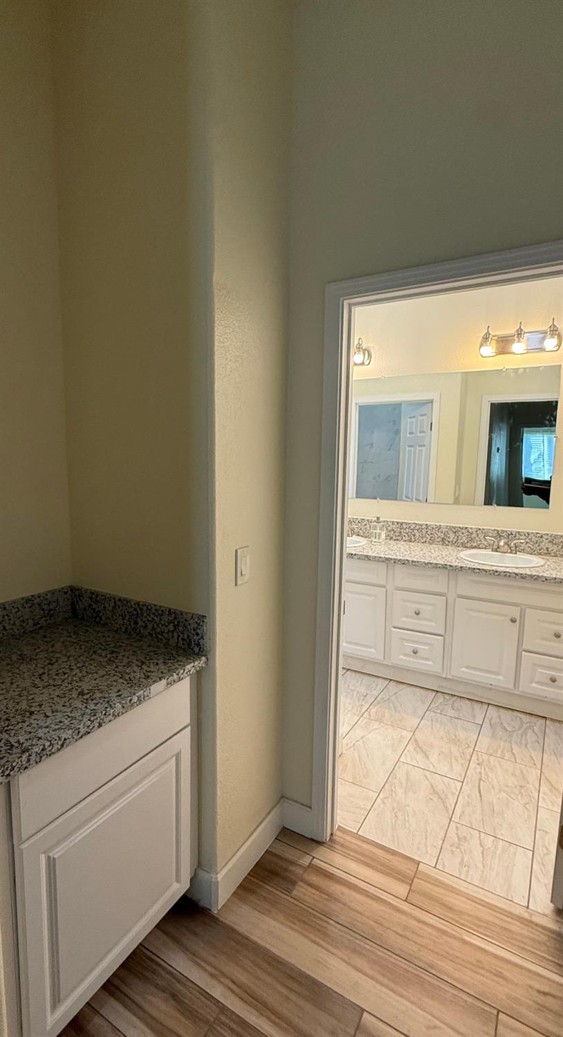 2772 Valley View Street Selma, CA 93662 - Photo 4 of 28