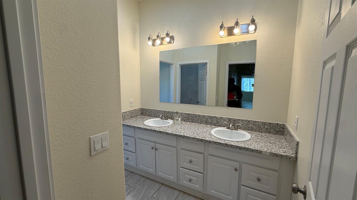 2772 Valley View Street Selma, CA 93662 - Photo 5 of 28