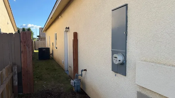 $600,000 | 2772 Valley View Street, Selma, CA 93662