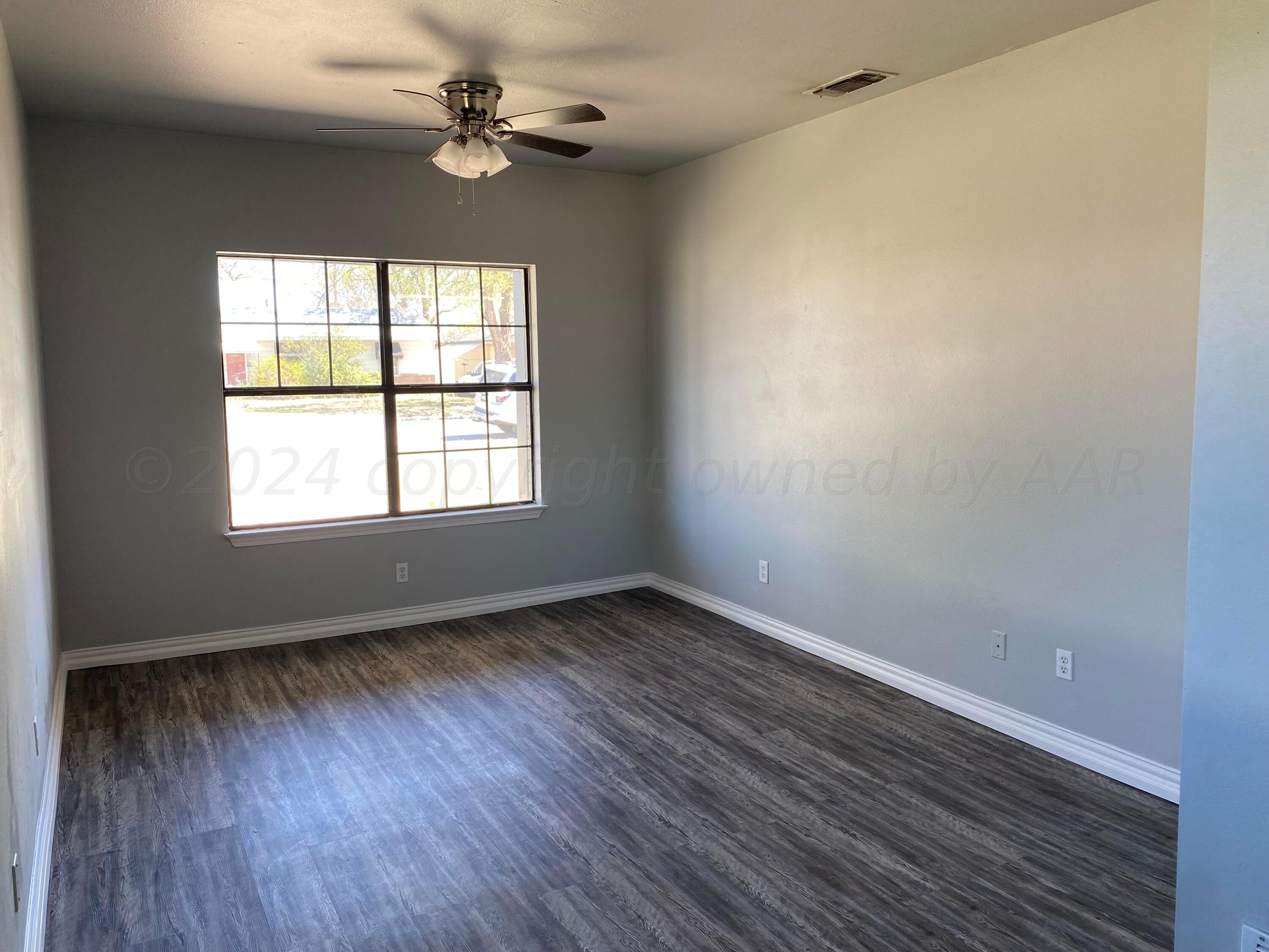 4108 South Crockett Street Amarillo, TX 79110 - Photo 6 of 11 IMG_4149
