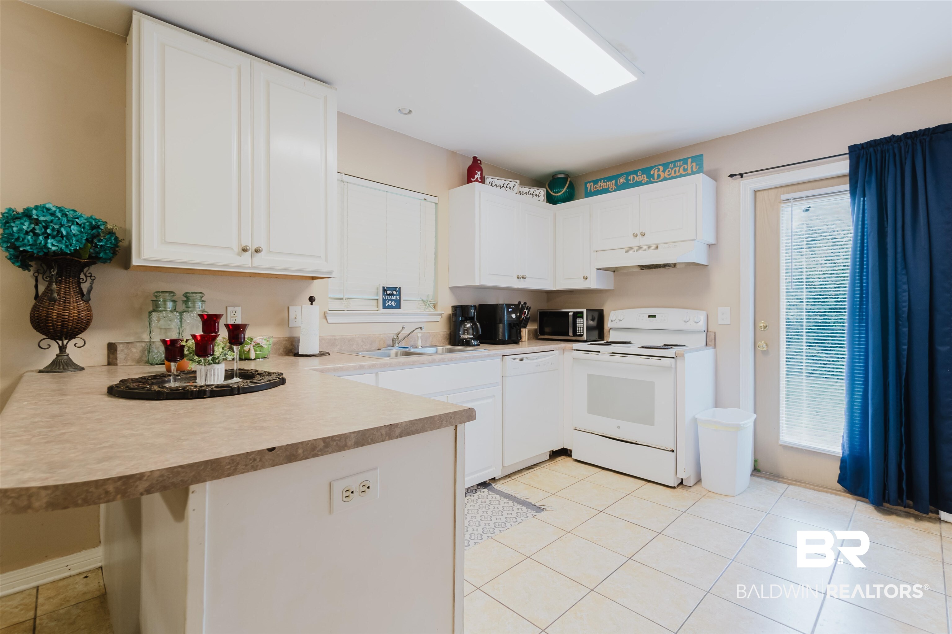 20134 Lowery Lane Gulf Shores, AL 36542 - Photo 7 of 84
