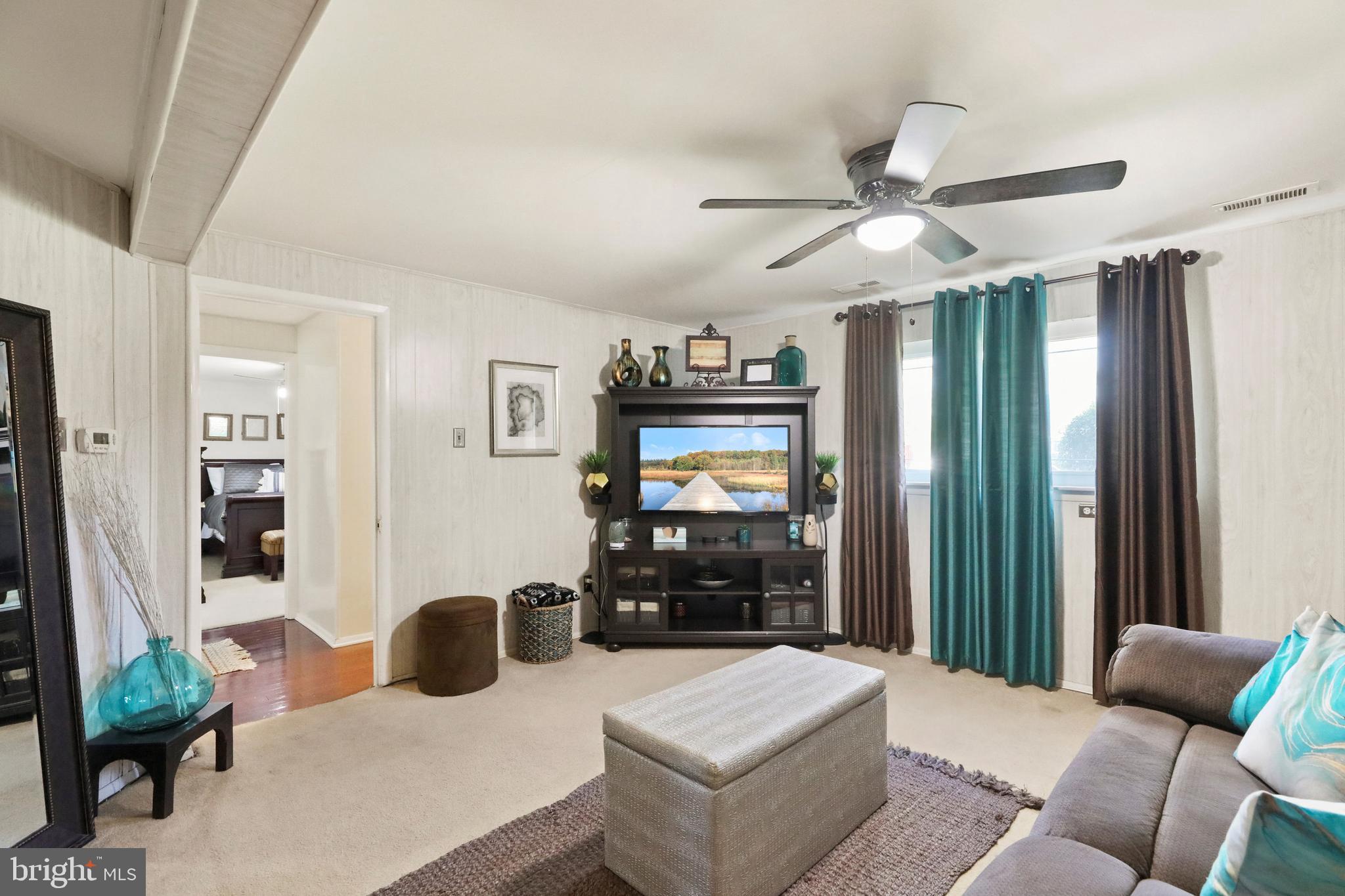 332 Yale Road Pemberton, NJ 08068 - Photo 18 of 33 Family Room View
