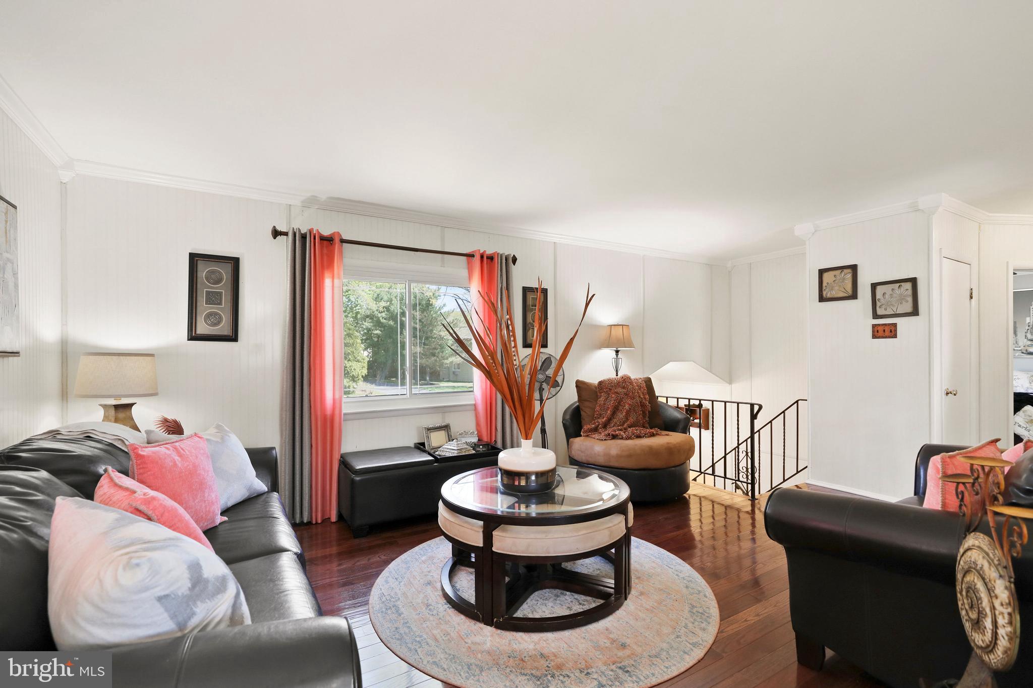 332 Yale Road Pemberton, NJ 08068 - Photo 6 of 33 Living Room View