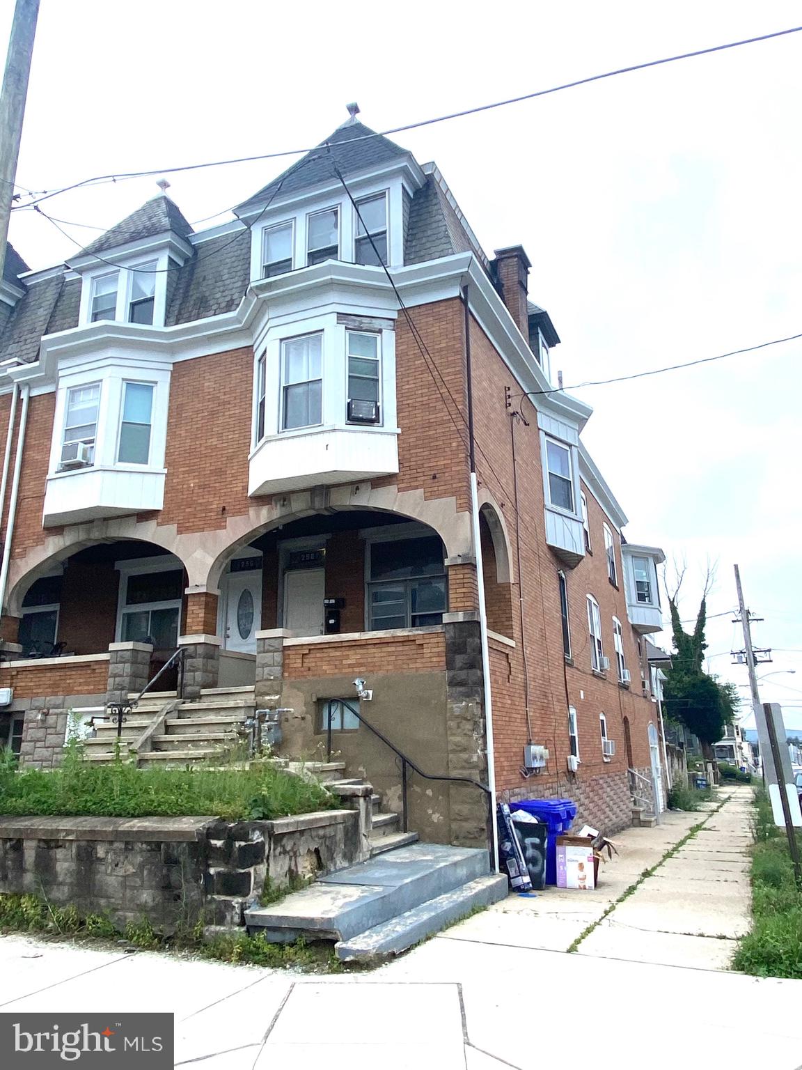 258 Jameson Place Reading, PA 19601 - Photo 2 of 30