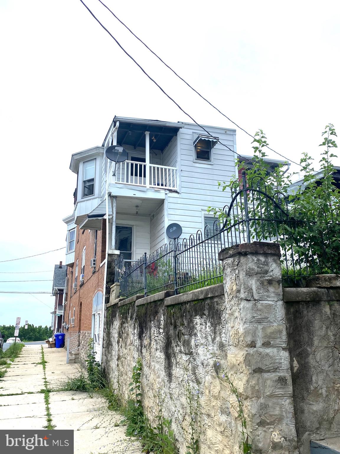 258 Jameson Place Reading, PA 19601 - Photo 3 of 30