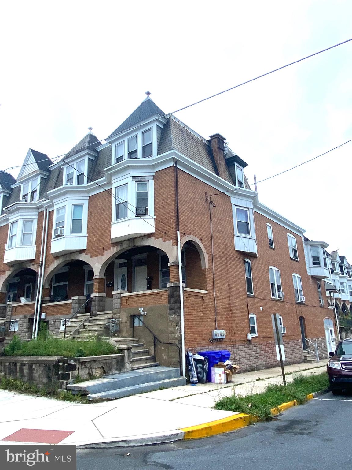 258 Jameson Place Reading, PA 19601 - Photo 4 of 30