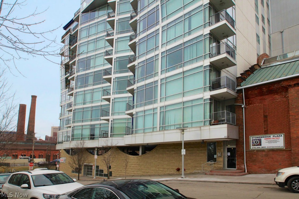 1237 Washington Avenue, Unit 1010 Cleveland, OH 44113 - Photo 1 of 20