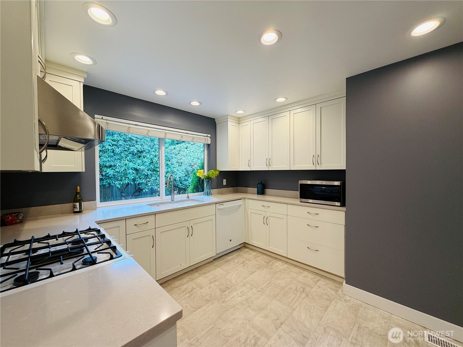 10509 Northeast 197th Street Bothell, WA 98011 - Photo 7 of 26 Gallery Image 7