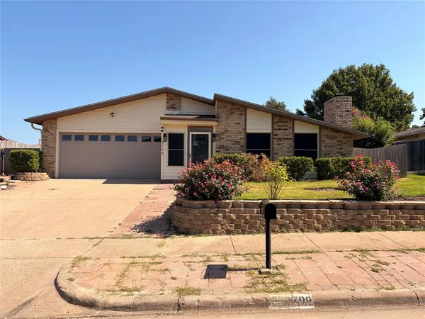 $3,199 | 3709 Pinewood Street, Bedford, TX 76021